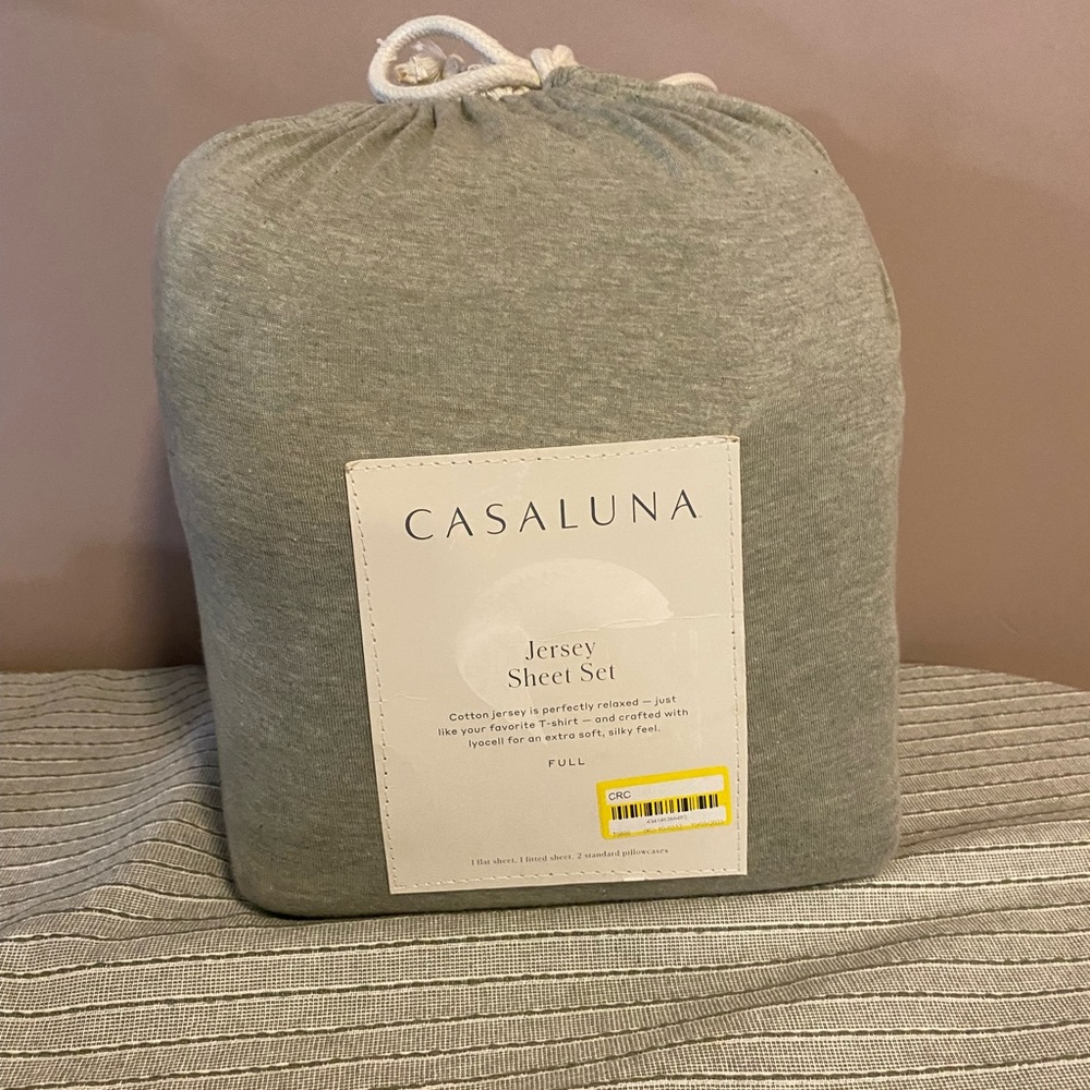 CASALUNA
Jersey
Sheet Set
Cotton jersey is perfectly relaxed - just